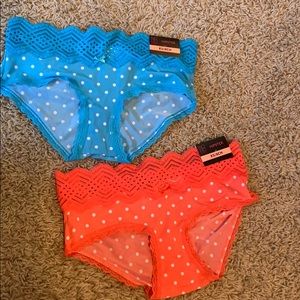NWT No Bounderies XS set hipster underwear